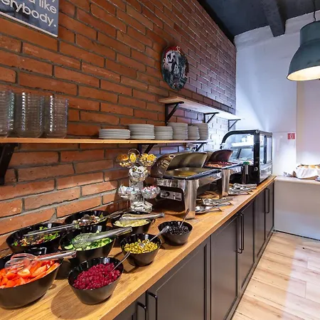 프티 디펜던스 호텔