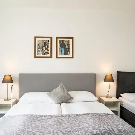 Petit Dependance 3* Bratislava