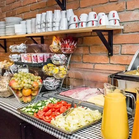 佩蒂特迪潘登思旅馆 酒店 3*