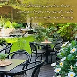 Petit Dependance Hotel